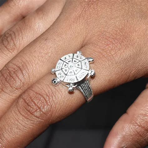 Silver Tortoise Ring (चाँदी की कछुआ अंगूठी) .